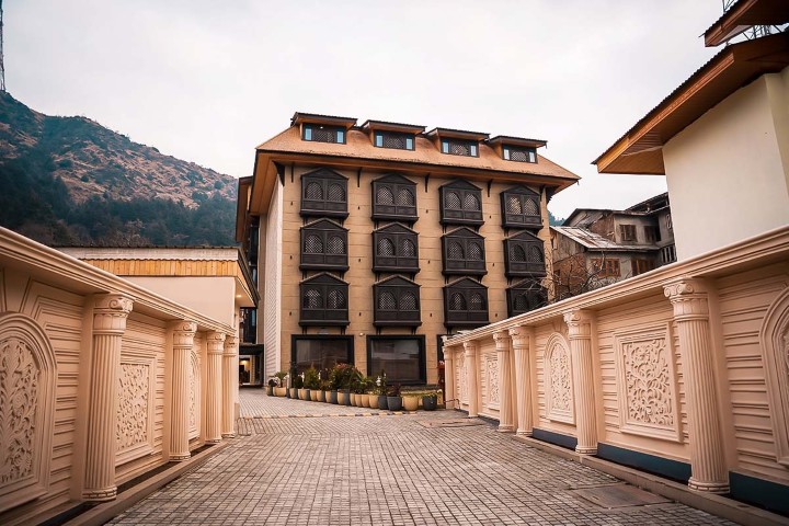 Hotel Snowland Srinagar