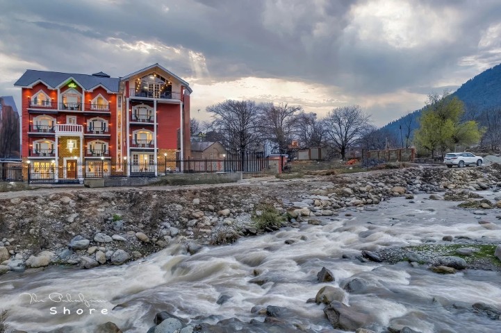 Pahalgam Shore