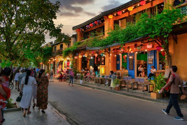 5 Days Vietnam Tour (Da Nang, Ho Chi Minh)