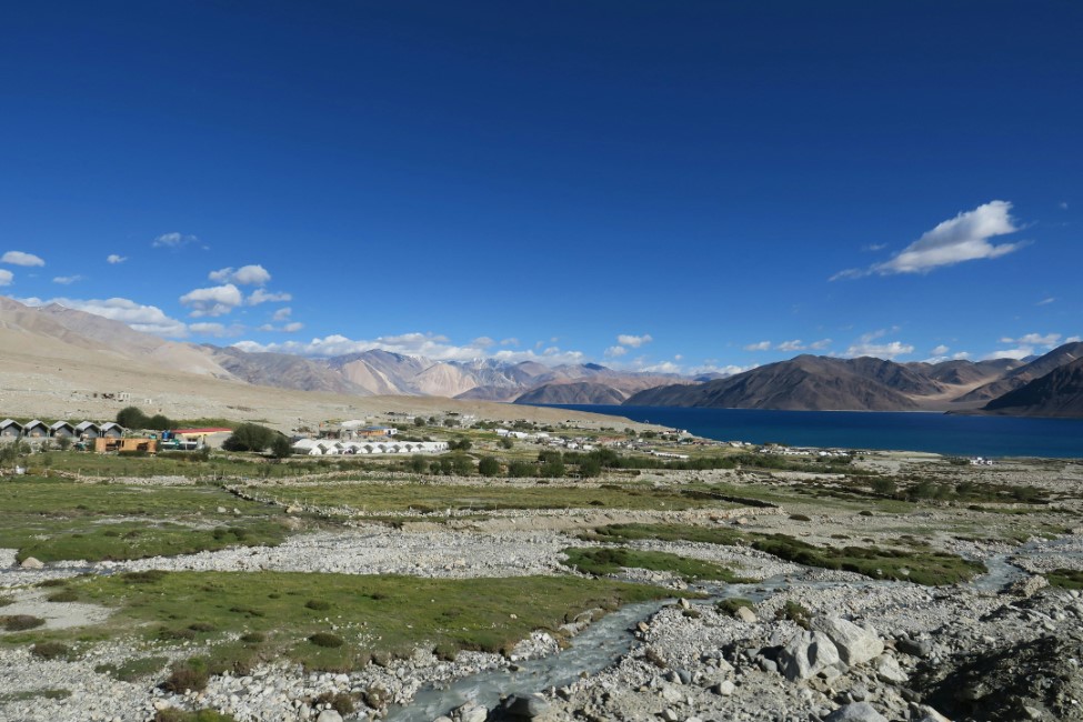 Romantic Spots in Pangong Lake