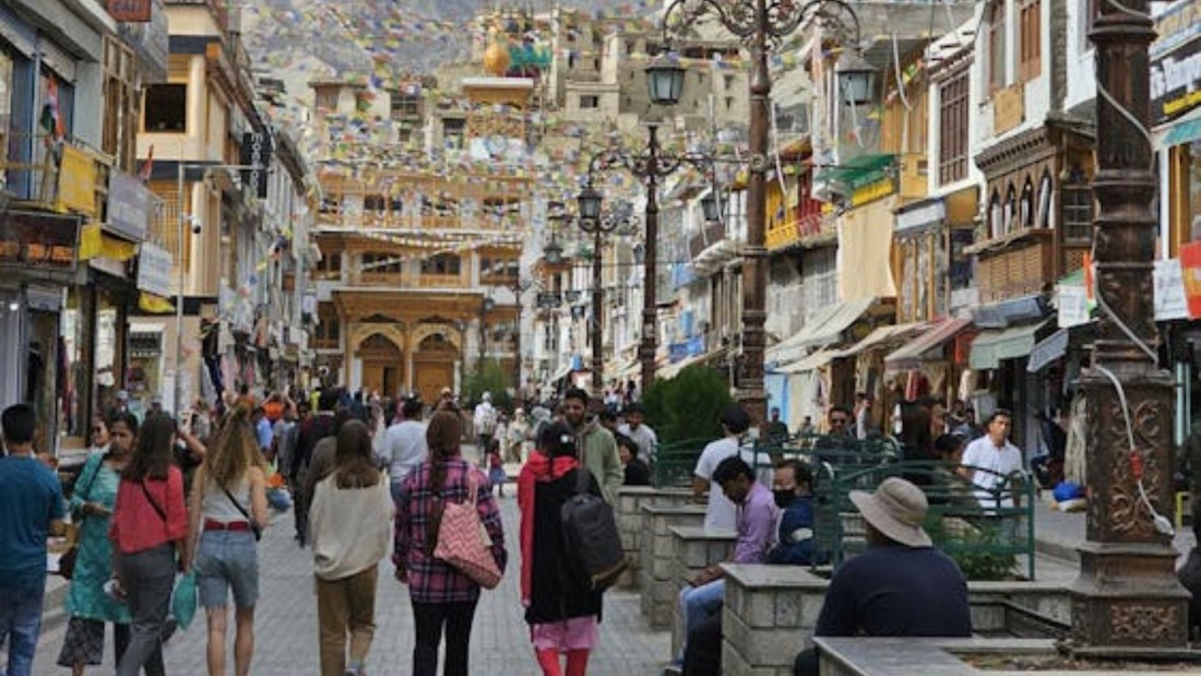 Local Markets & Street Food Spots in Leh