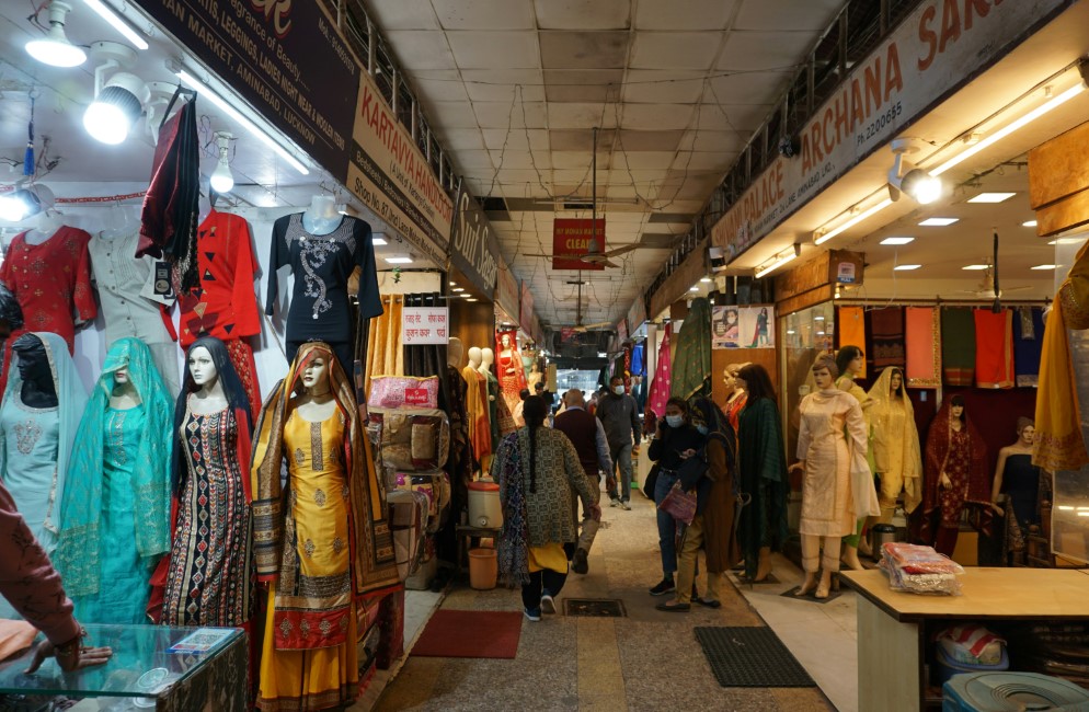 Local Markets & Street Food Spots in Lucknow
