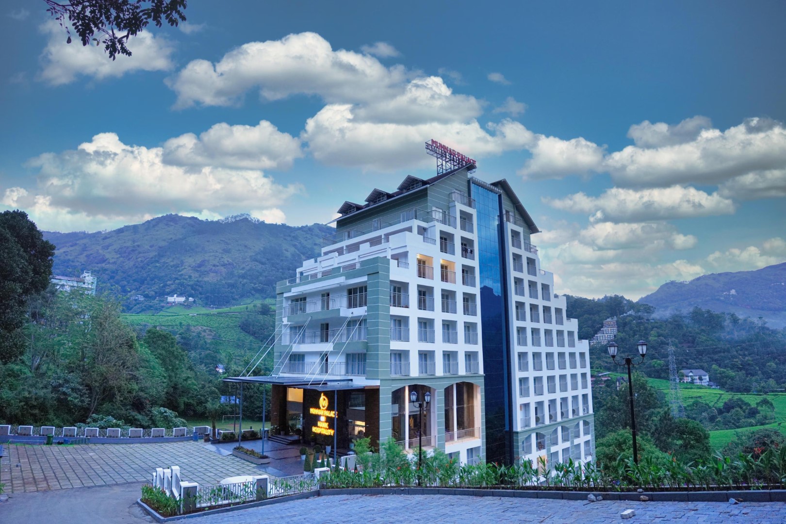 Golden Munnar Palace