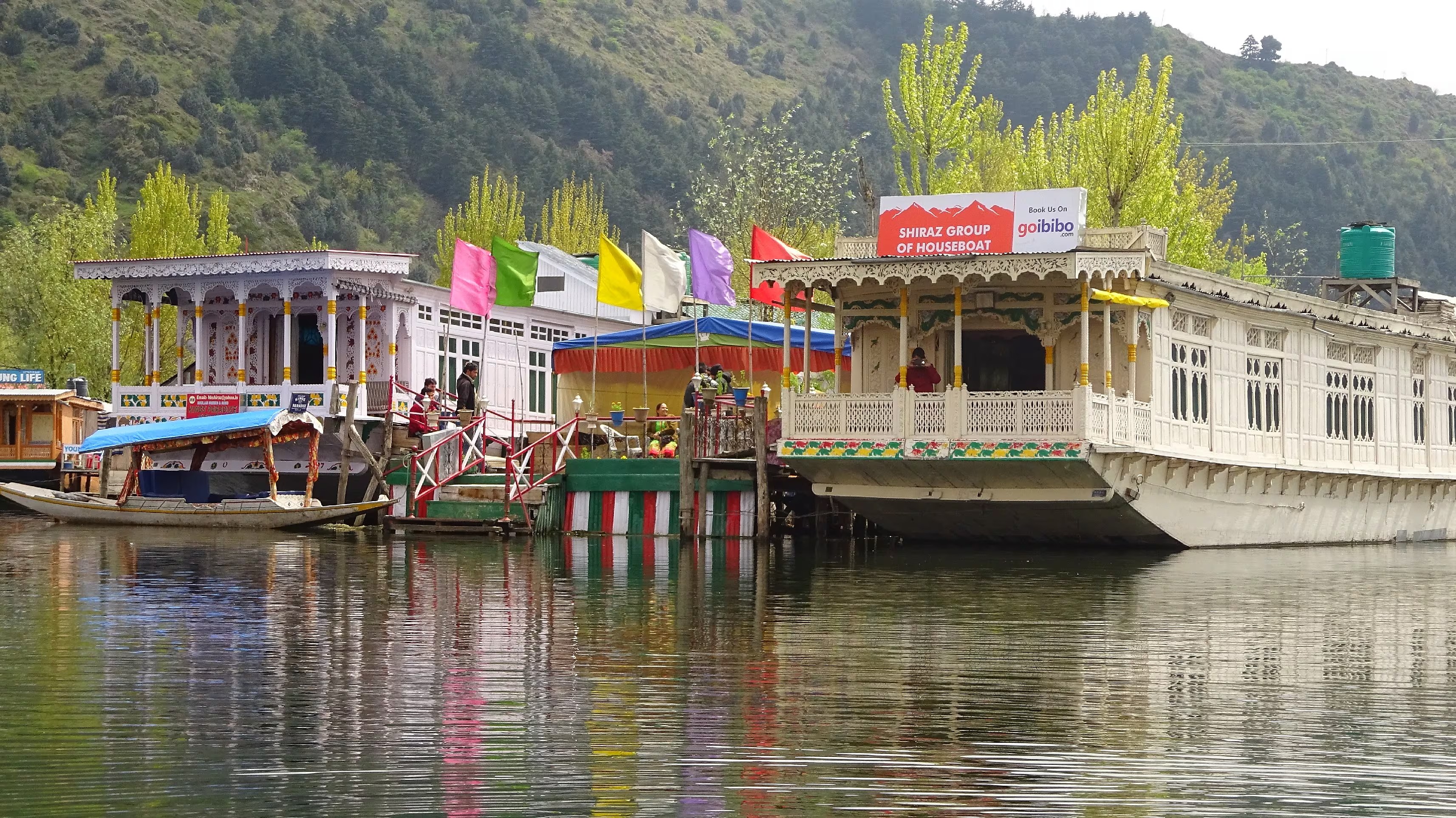 Deluxe Houseboat