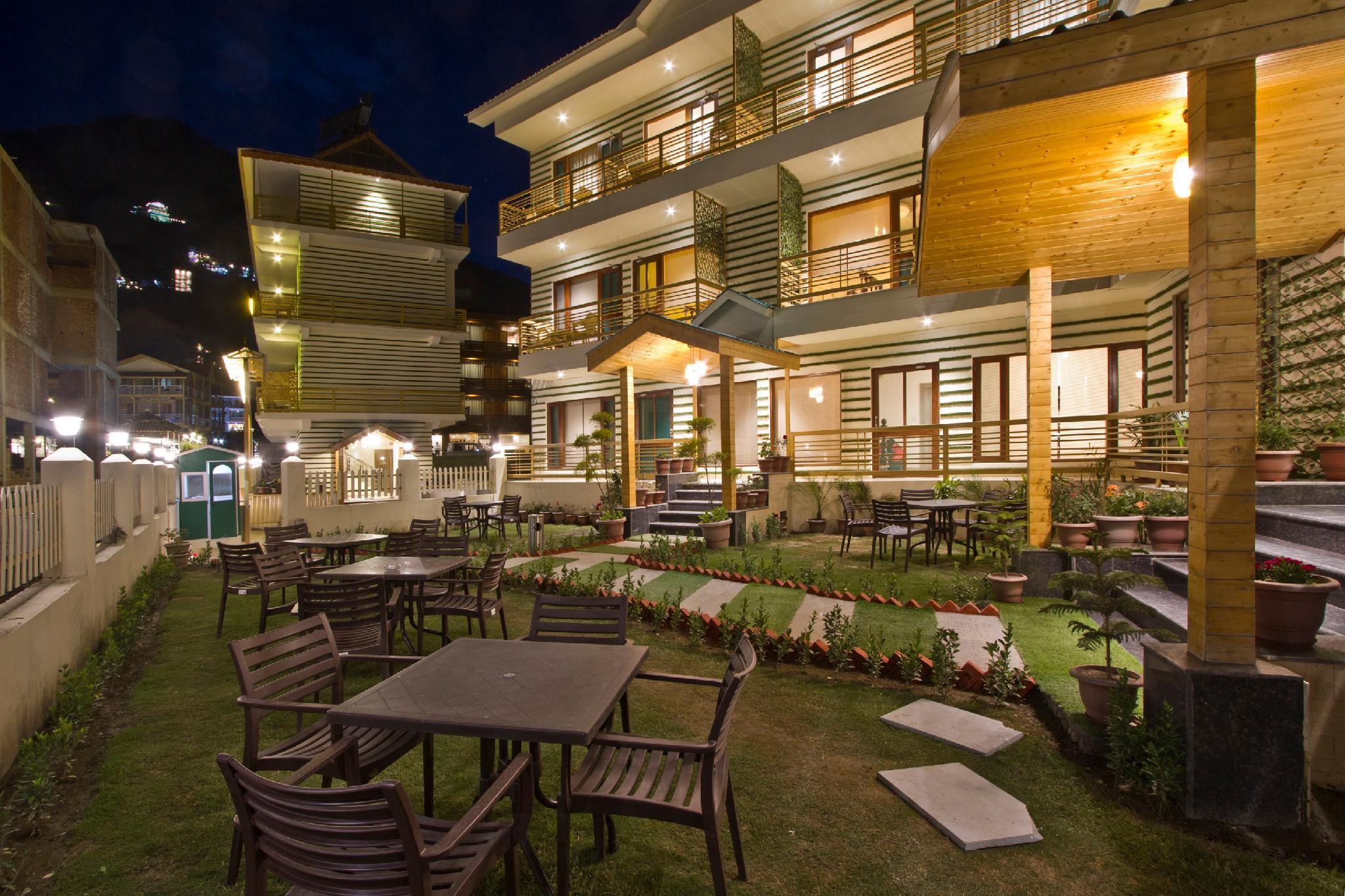 Hotel Avishi Greens
