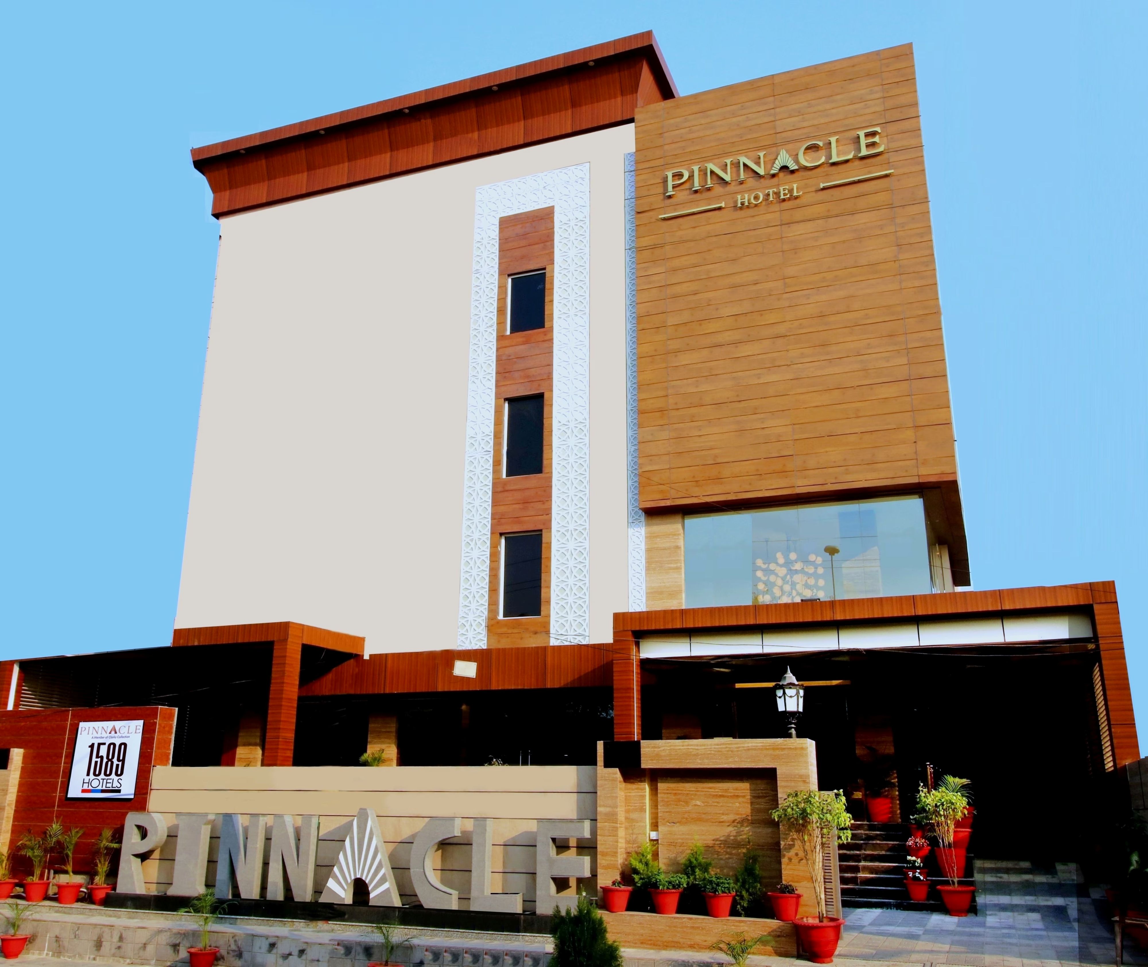 Pinnacle by Click