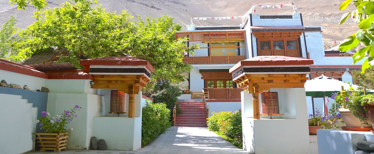 Namra Hotel