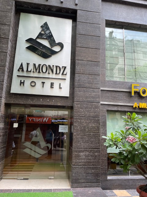 Almondz Hotel New Delhi