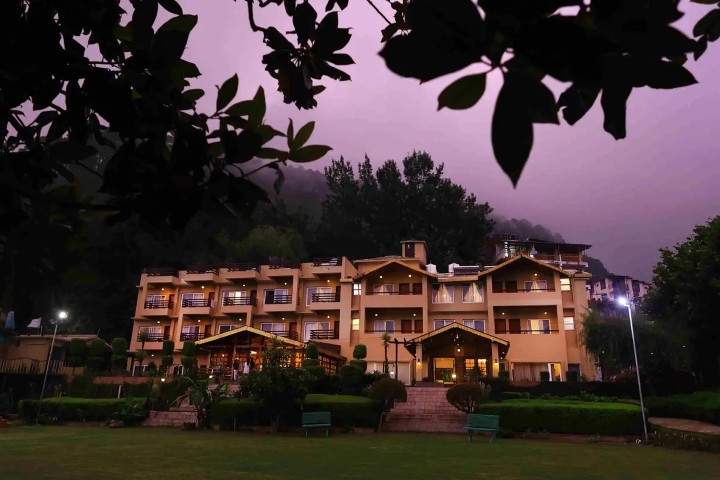 Foxoso Misty Oaks Resort